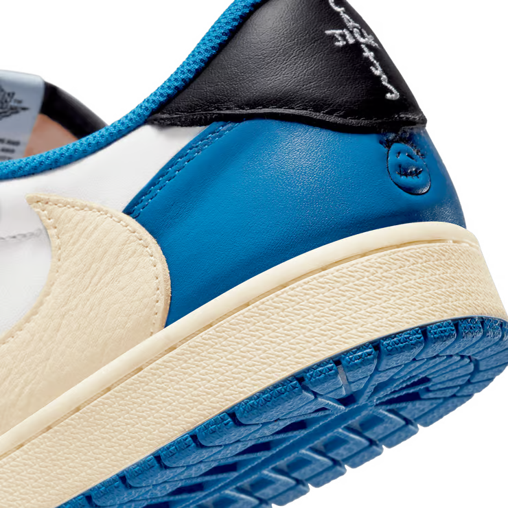 Jordan 1 Low fragment design x Travis Scott
